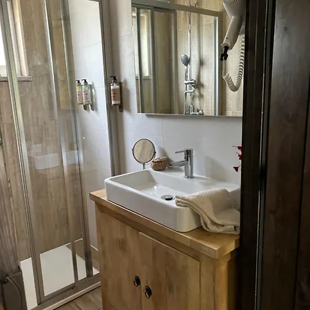 Casa Da Mo Douro - Com Sala De Estar E Wc Privado بيت ضيافة بلدية آرمامار